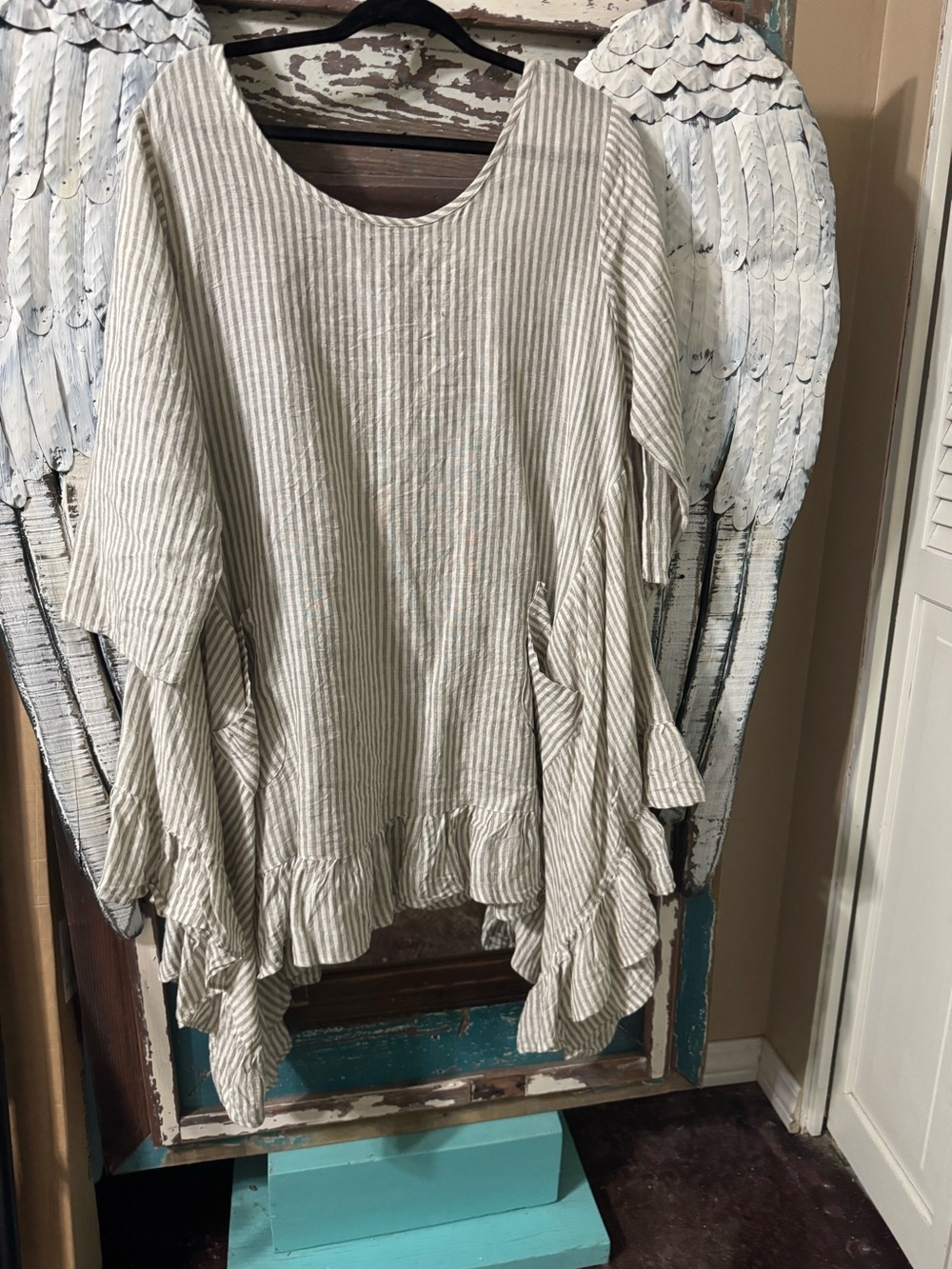 Queen of Hearts 100% Linen Women’s Cream & Light Gray Striped Ruffle Hem Top